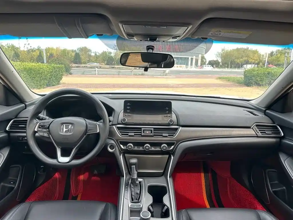 Honda Accord — фото 9