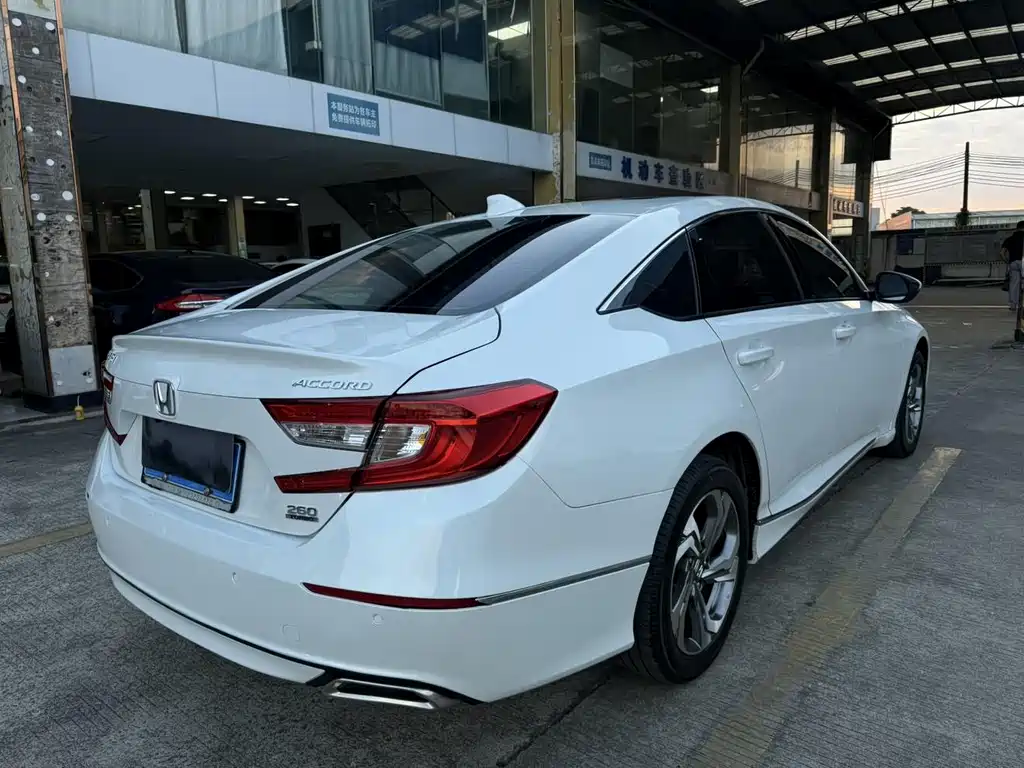 Honda Accord — фото 5