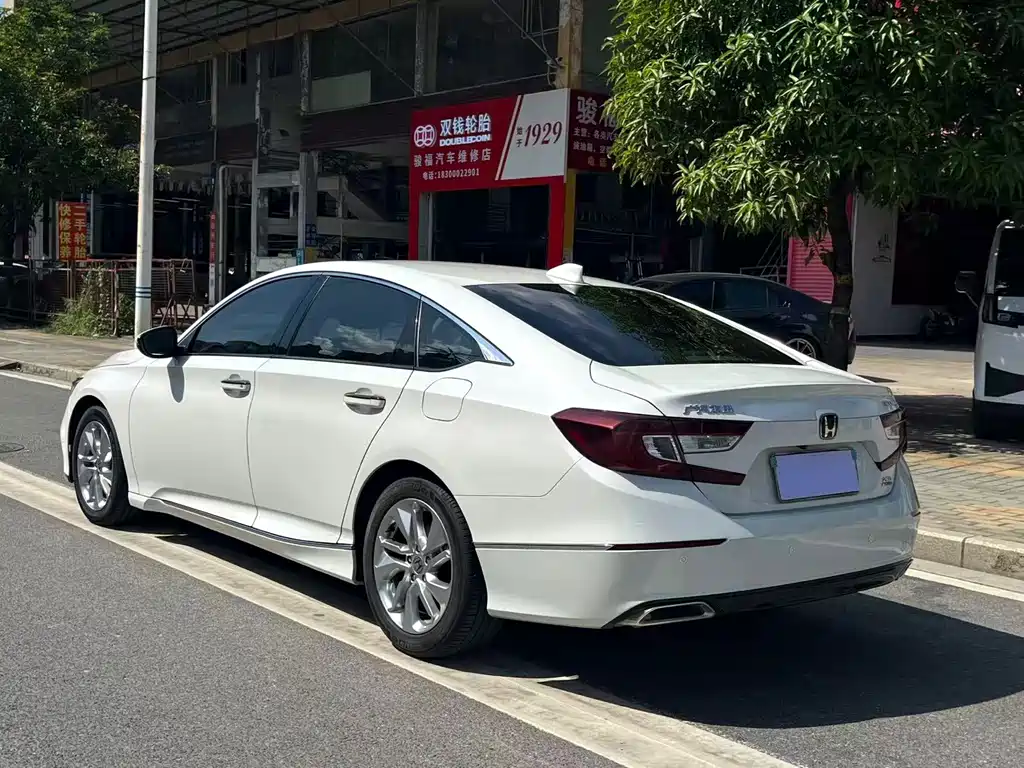 Honda Accord — фото 6