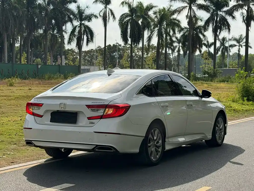 Honda Accord — фото 6