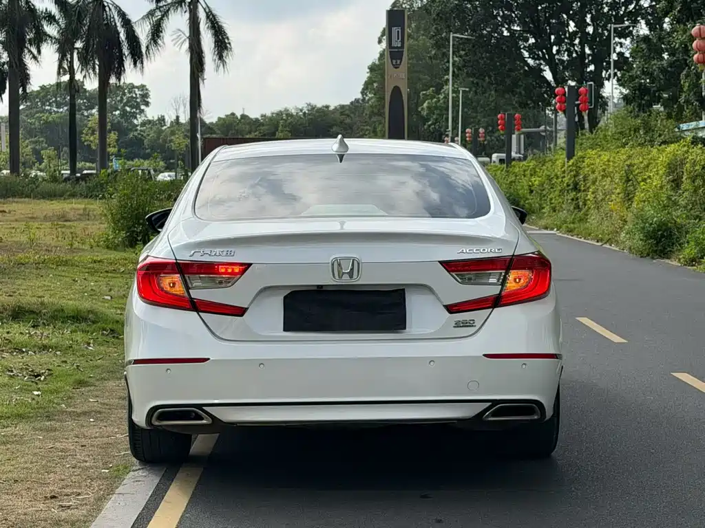 Honda Accord — фото 7