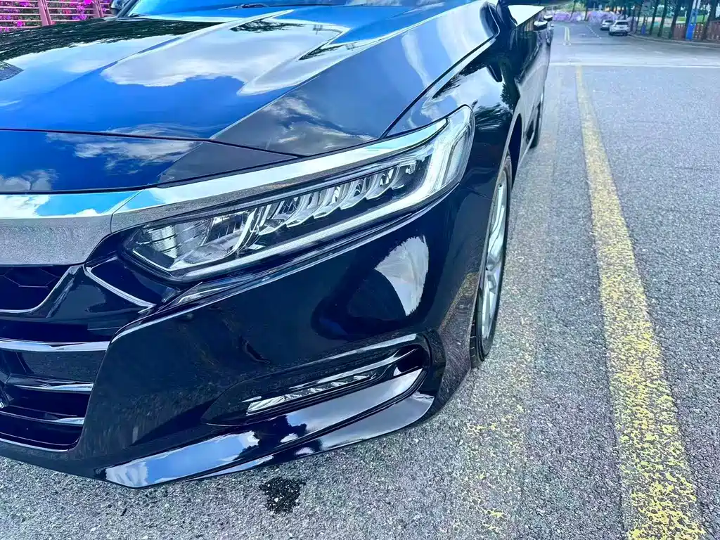Honda Accord — фото 11