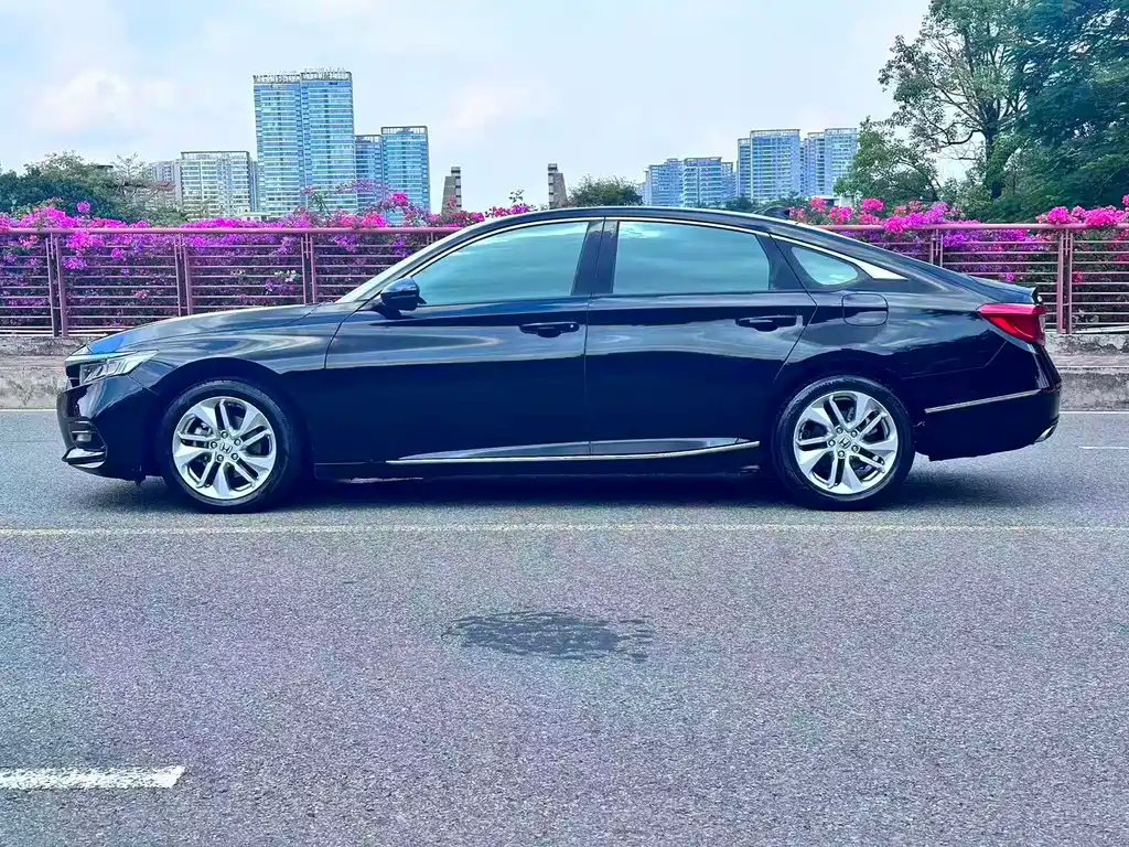 Honda Accord — фото 4