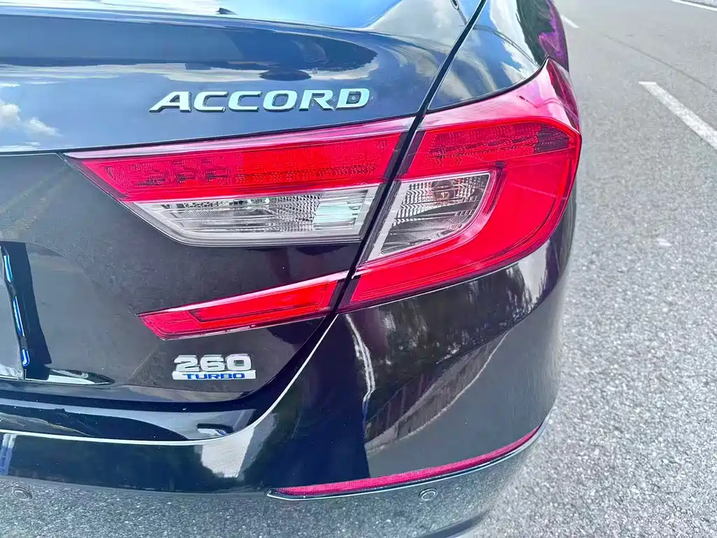 Honda Accord — фото 9