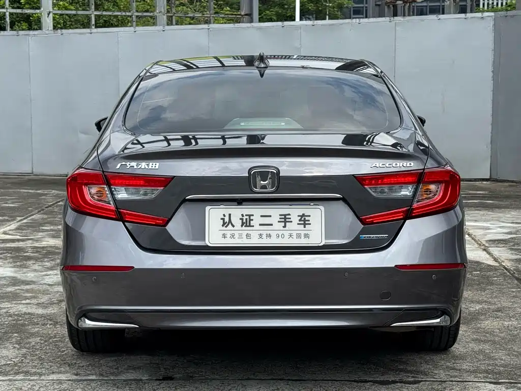 Honda Accord — фото 11