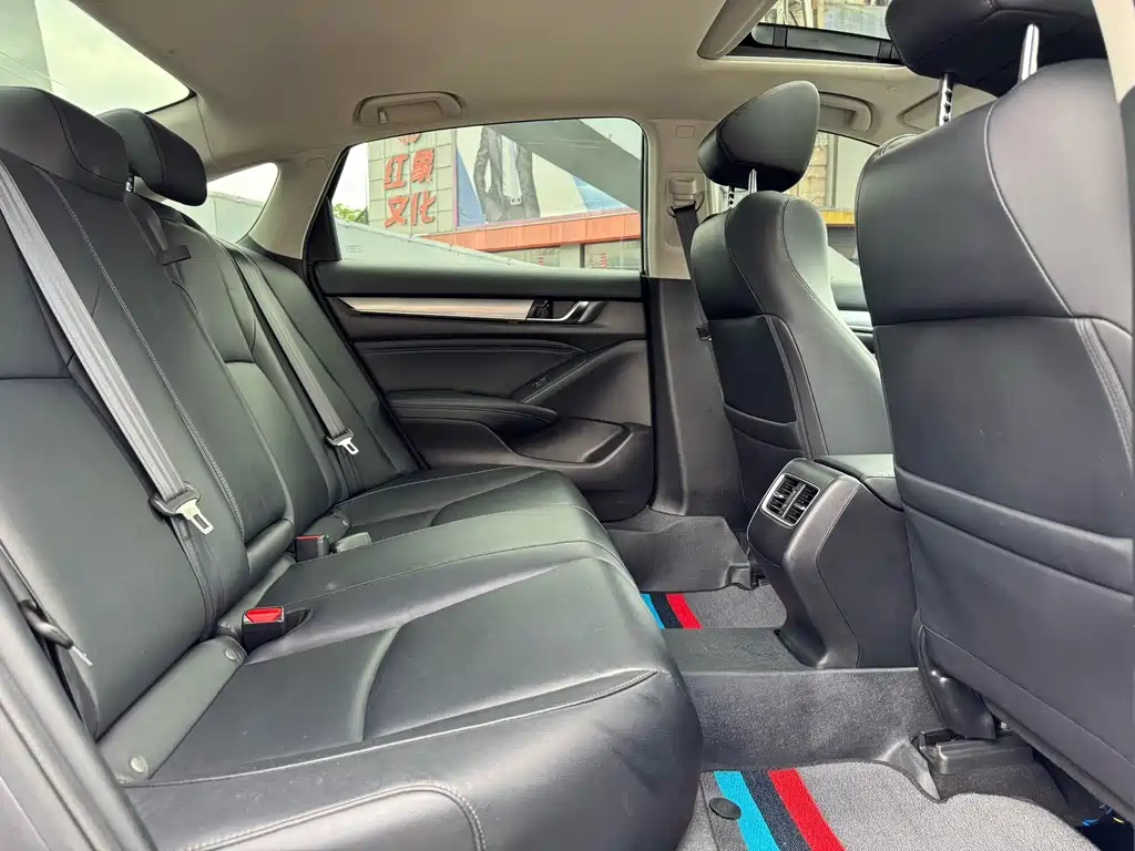 Honda Accord — фото 13