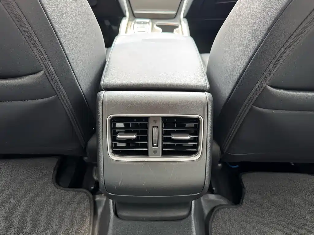 Honda Accord — фото 19