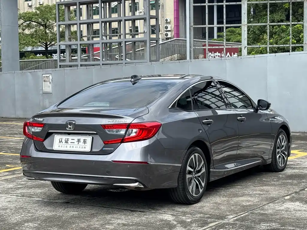 Honda Accord — фото 9