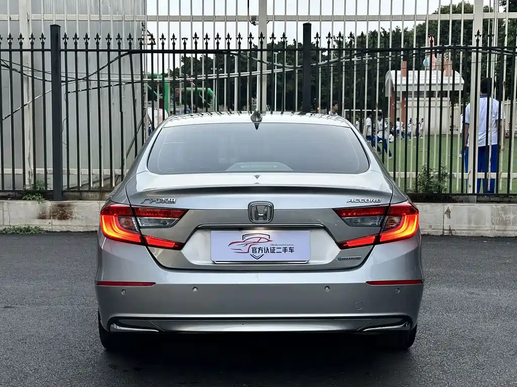 Honda Accord — фото 11