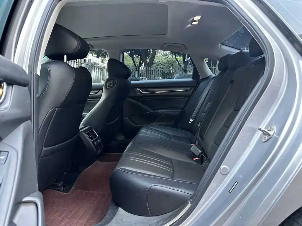 Honda Accord — фото 4
