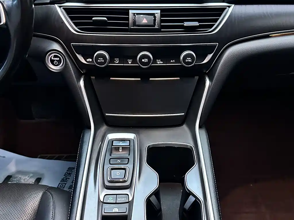 Honda Accord — фото 6