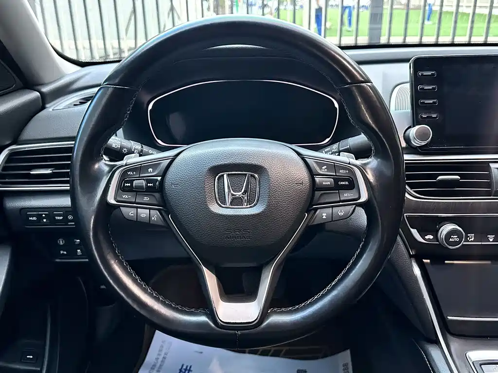 Honda Accord — фото 7