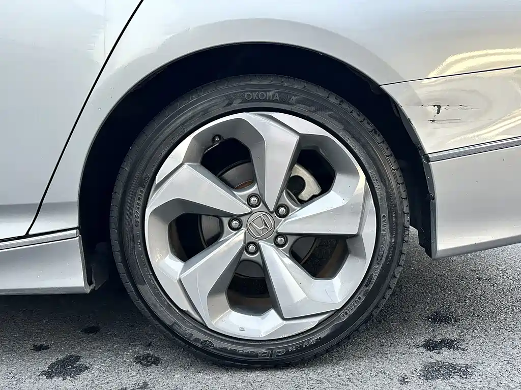Honda Accord — фото 8