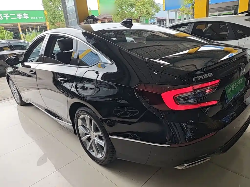 Honda Accord — фото 4