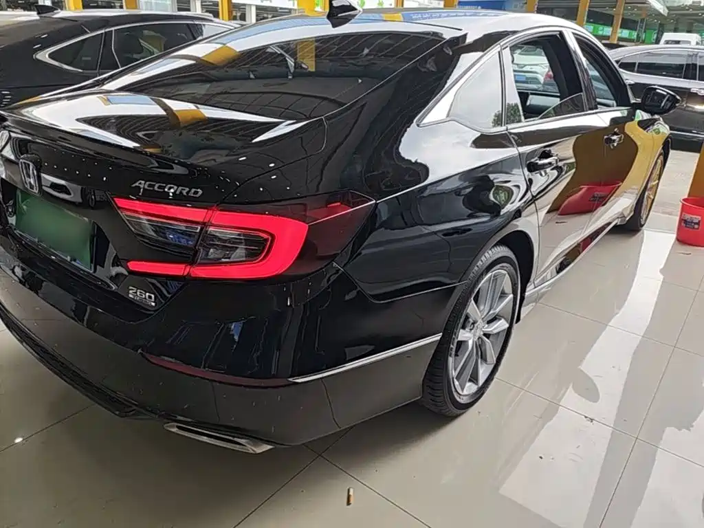 Honda Accord — фото 6