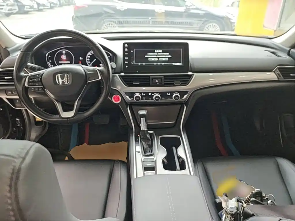 Honda Accord — фото 9