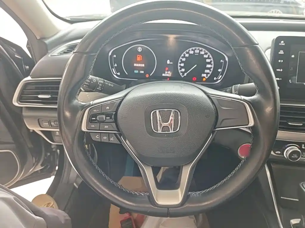 Honda Accord — фото 10