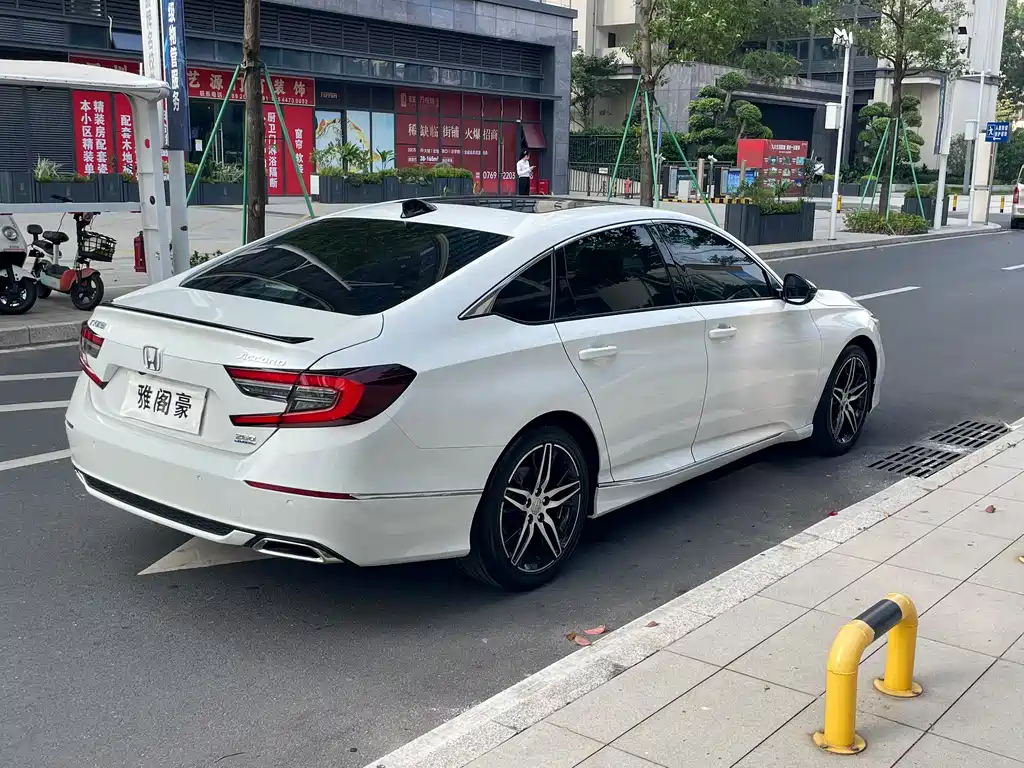 Honda Accord — фото 4