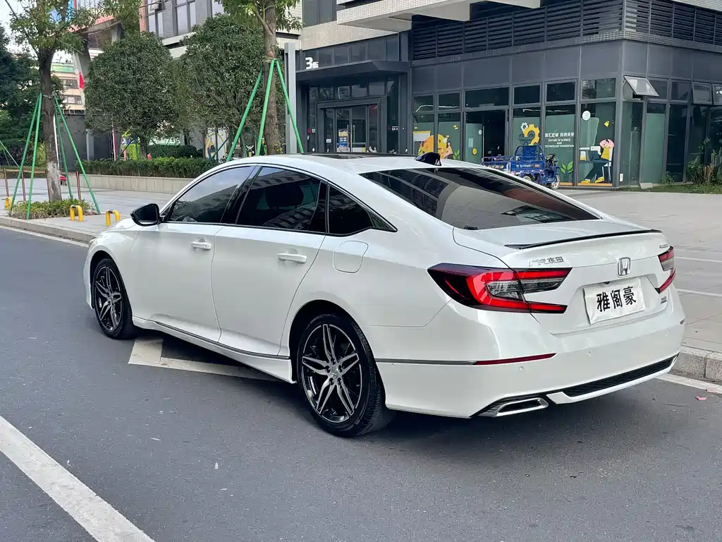 Honda Accord — фото 6
