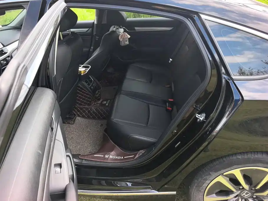 Honda Accord — фото 11
