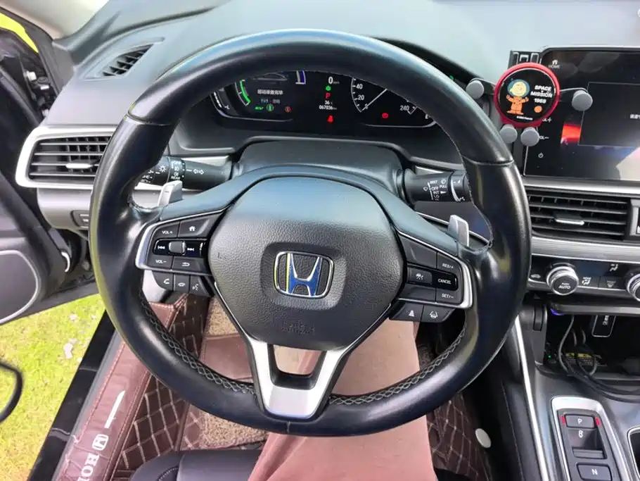 Honda Accord — фото 15