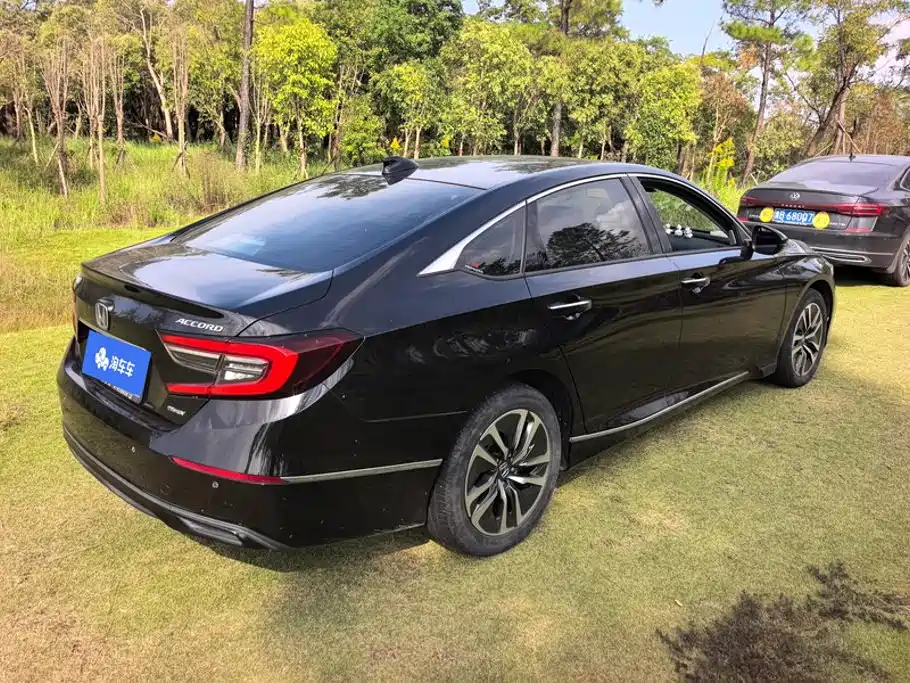 Honda Accord — фото 3