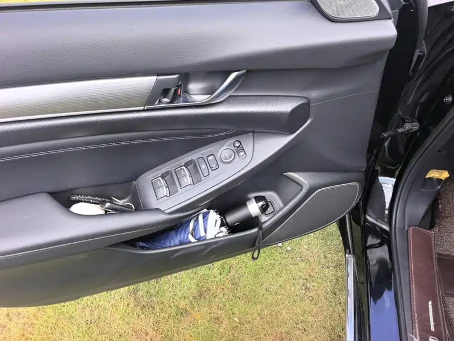 Honda Accord — фото 7