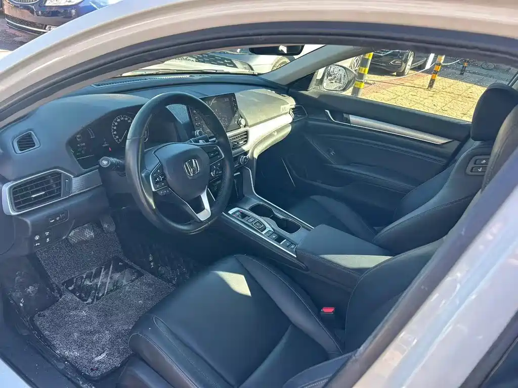Honda Accord — фото 15