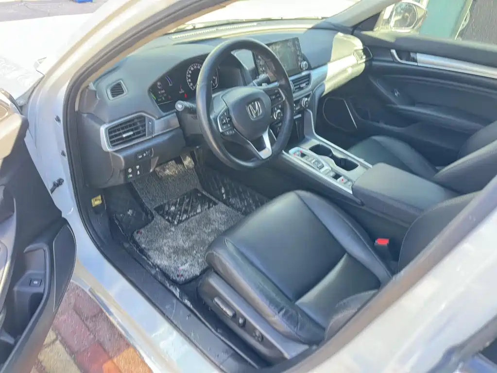 Honda Accord — фото 21