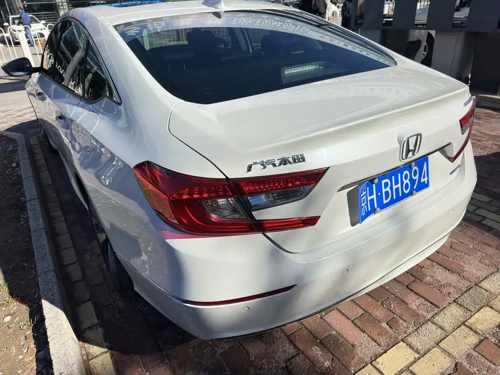 Honda Accord — фото 22