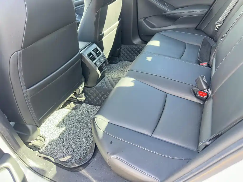 Honda Accord — фото 6