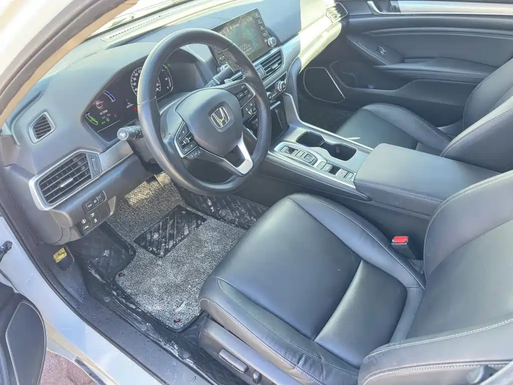 Honda Accord — фото 7