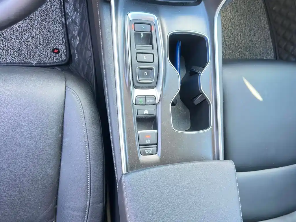 Honda Accord — фото 8