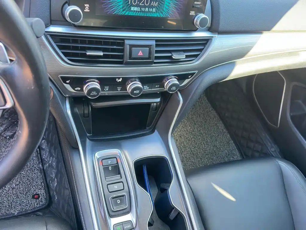 Honda Accord — фото 10
