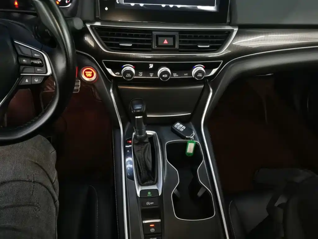 Honda Accord — фото 13