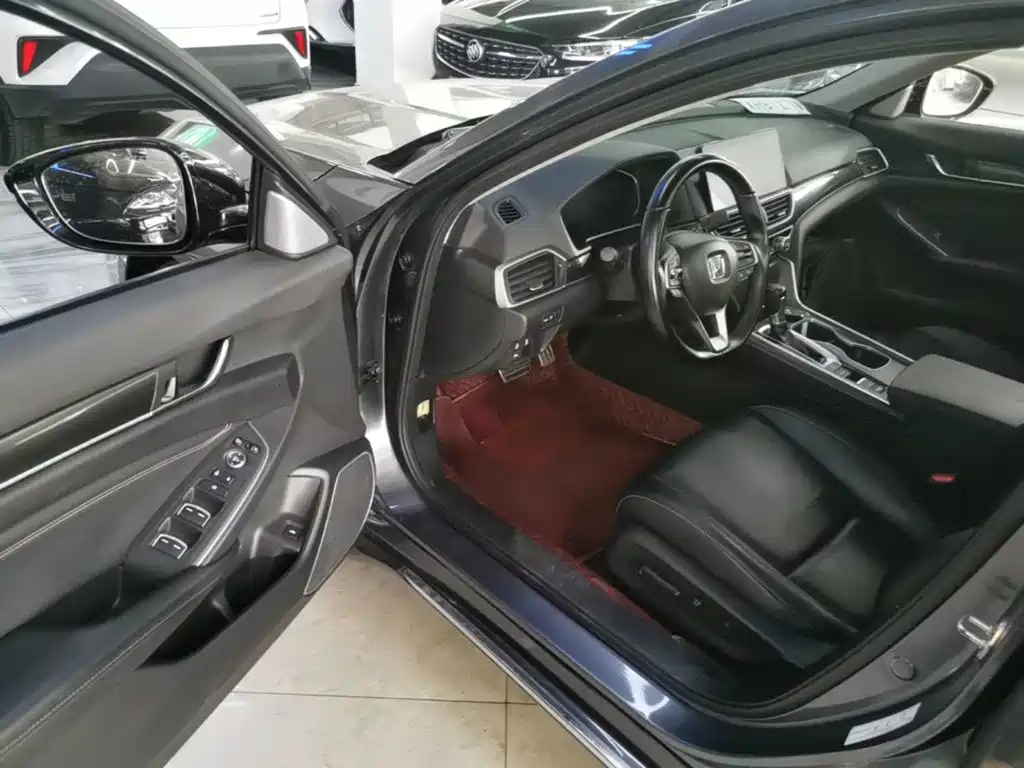 Honda Accord — фото 15