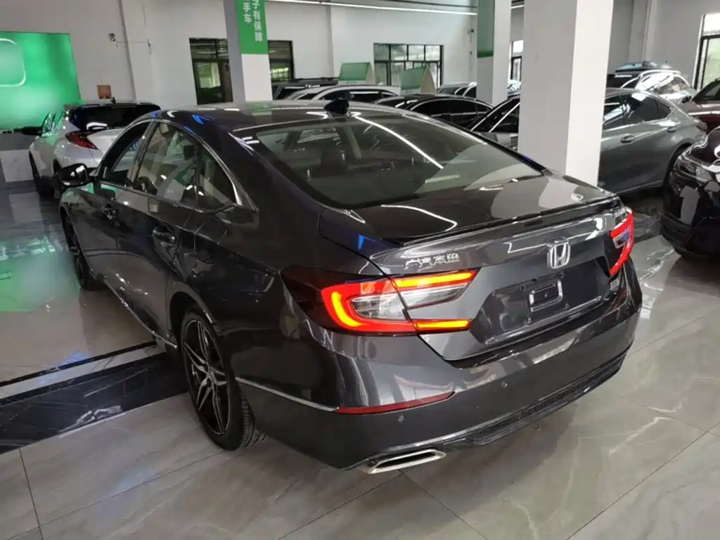 Honda Accord — фото 4