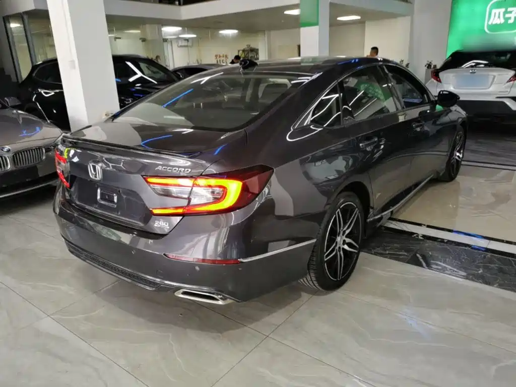 Honda Accord — фото 6