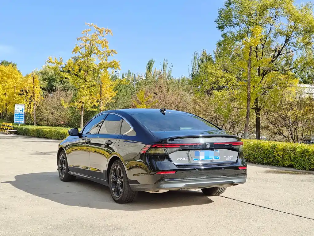 Honda Accord — фото 12