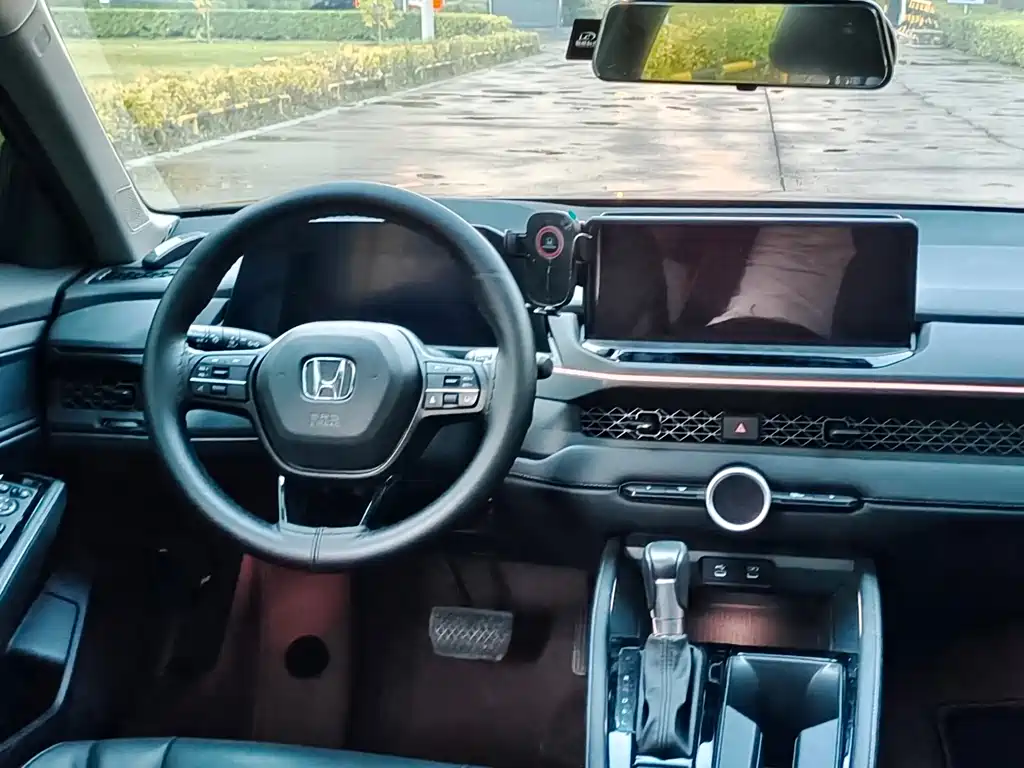 Honda Accord — фото 6