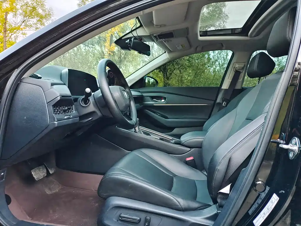 Honda Accord — фото 7
