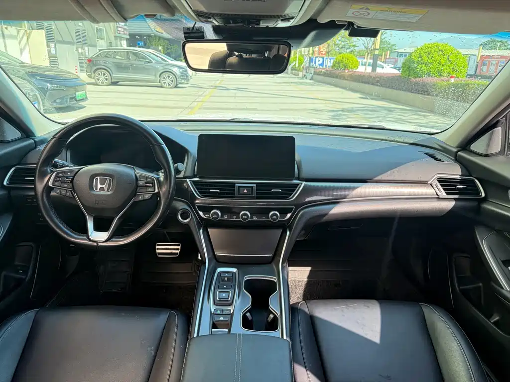 Honda Accord — фото 11