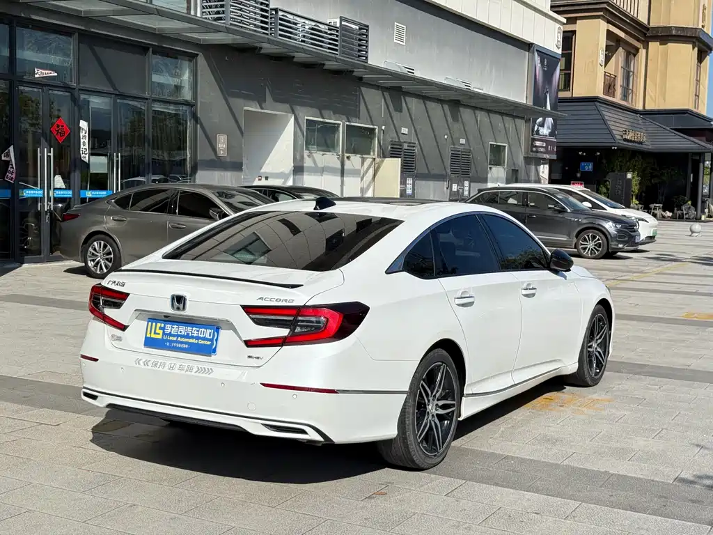 Honda Accord — фото 5