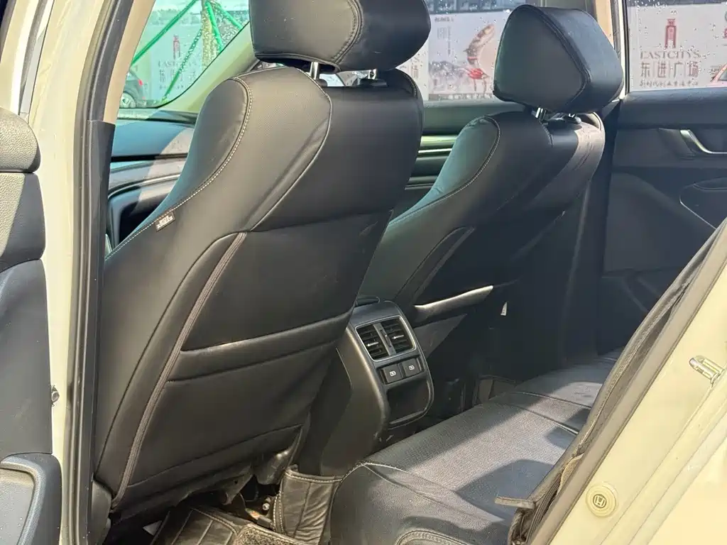 Honda Accord — фото 9