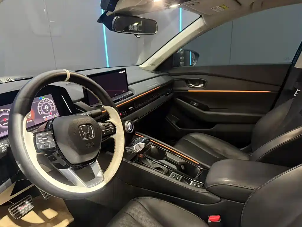 Honda Accord — фото 11