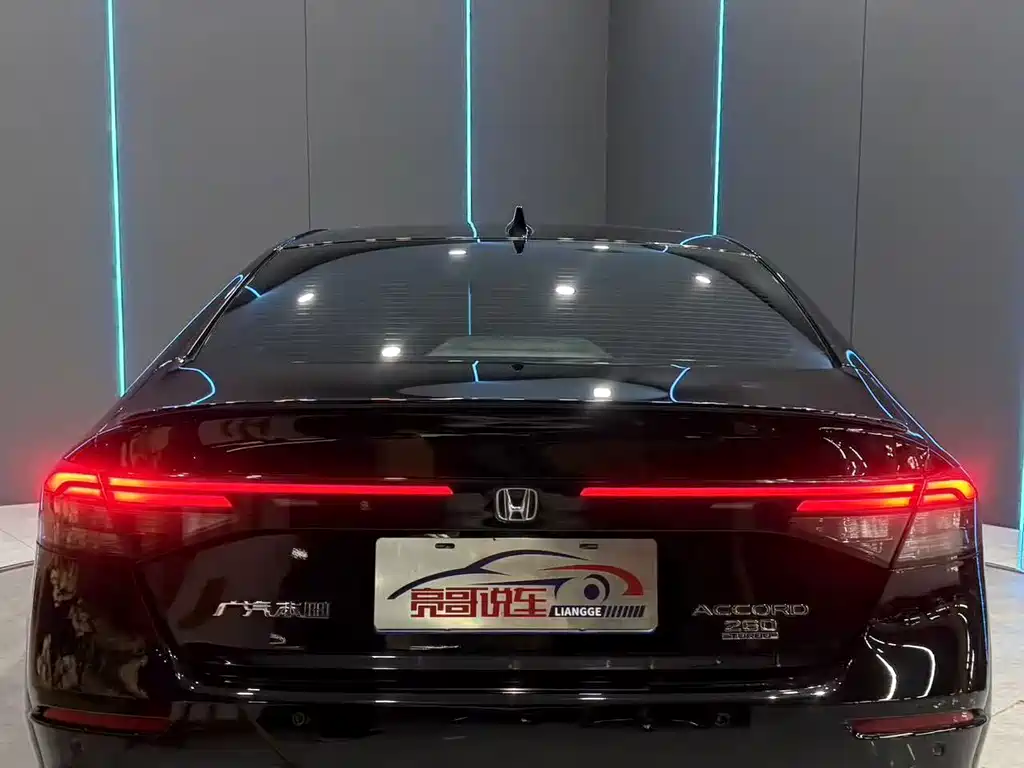 Honda Accord — фото 7