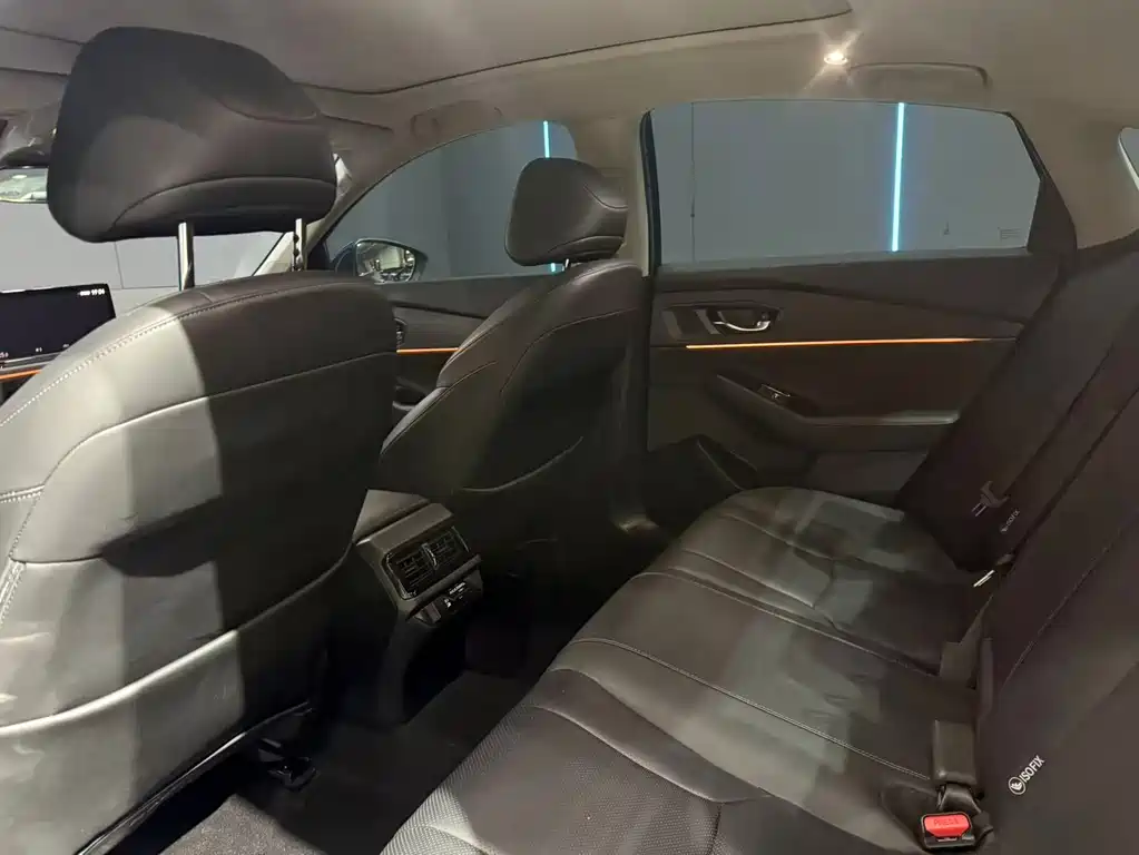 Honda Accord — фото 10