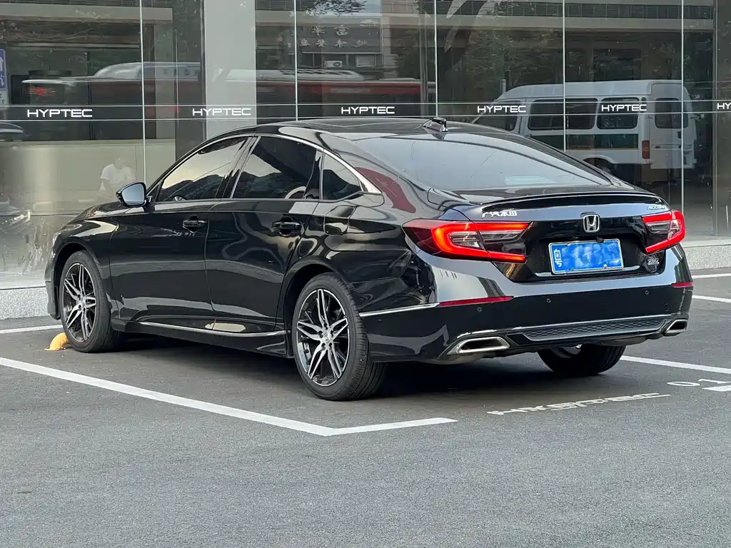 Honda Accord — фото 4