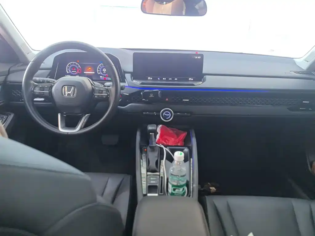 Honda Accord — фото 9