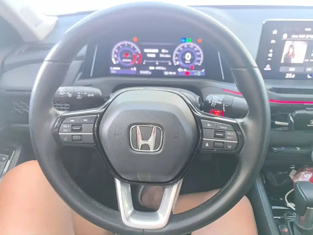 Honda Accord — фото 10